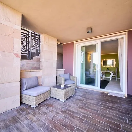 Daire Lakefront Retreat