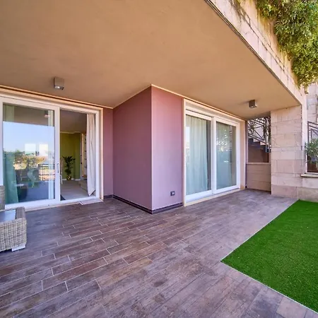 Lakefront Retreat Peschiera del Garda