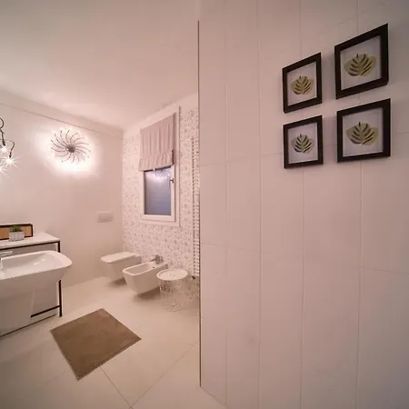 Lakefront Retreat Daire