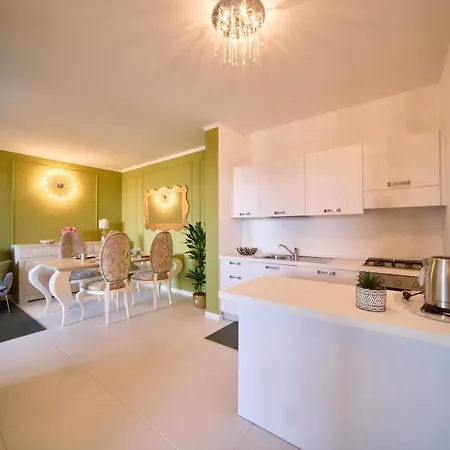Daire Lakefront Retreat Peschiera del Garda