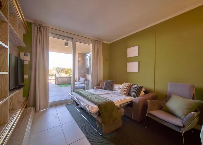 Lakefront Retreat Apartment Peschiera del Garda
