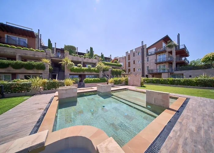 Lakefront Retreat Apartment Peschiera del Garda